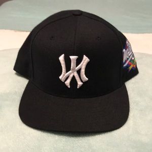 KILLTHEHYPE Inverted Yankees SnapBack Hat